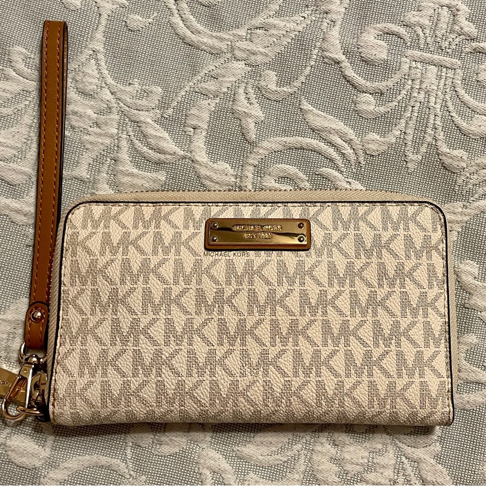 Michael Kors Wristlet Phone Wallet